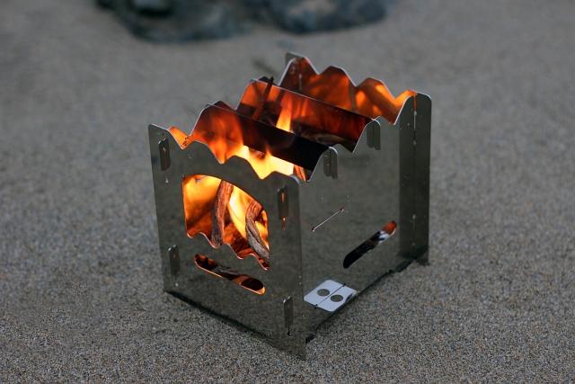 hobo-stove-fish-flame-petromax