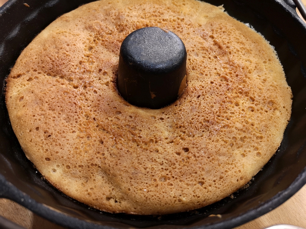 http://wildtide.co.uk/wp-content/uploads/2019/11/Peach-and-honey-cake-ring-tin-Baked-Dutch-Oven.jpg